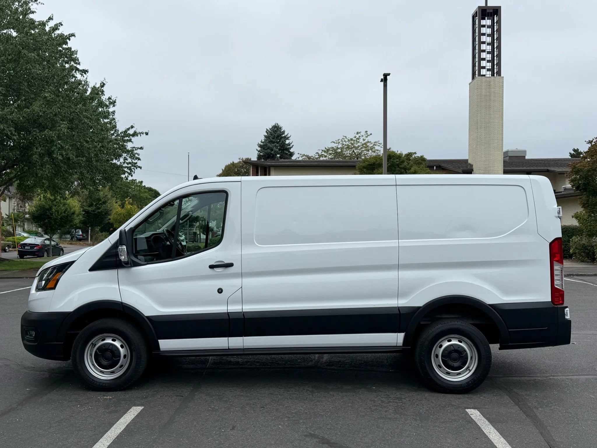 Used 2020 Ford Transit 250 Low Roof RWD image 2