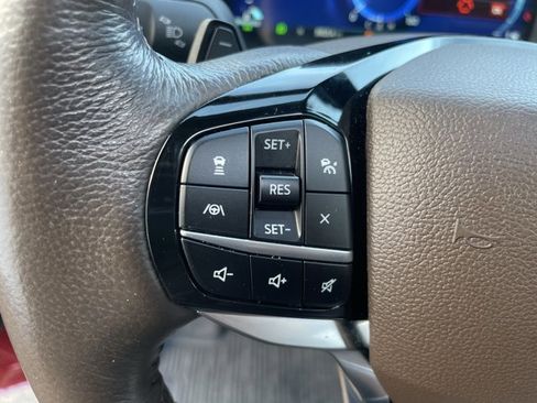 Used 2021 Ford Explorer King Ranch w/ Premium Technology Package image 15