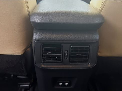 Used 2020 Toyota RAV4 XLE FWD image 25