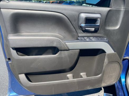 Used 2018 Chevrolet Silverado 1500 LT w/ Texas Edition image 9