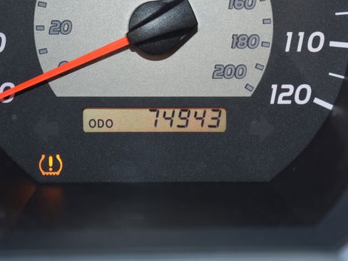 Used 2011 Toyota Tacoma PreRunner w/ TRD Sport Pkg image 35