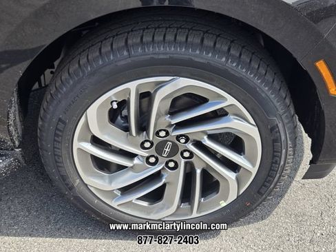 New 2026 Lincoln Navigator Premiere AWD/4WD image 14