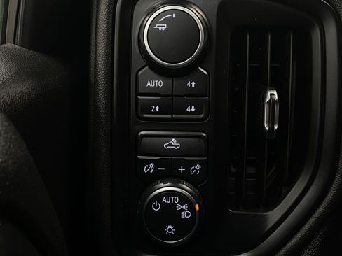 Used 2019 Chevrolet Silverado 1500 Custom Trail Boss w/ Custom Convenience Package AWD/4WD image 15