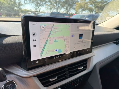 Used 2025 Ford Explorer Active w/ Active Comfort Package image 12