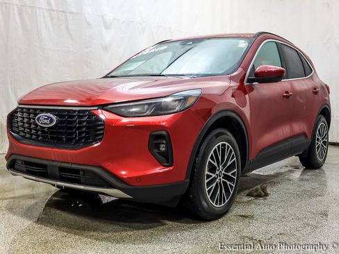 Used 2025 Ford Escape SE w/ PHEV Premium Package image 2