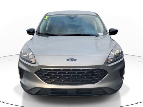 Used 2022 Ford Escape SE w/ SE Sport Appearance Package image 2