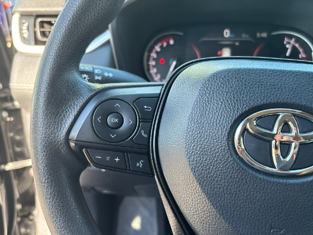 Certified 2025 Toyota RAV4 LE FWD image 30