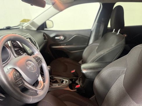 Used 2020 Jeep Cherokee Latitude AWD/4WD image 19