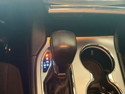 Used 2019 Jeep Grand Cherokee Laredo AWD/4WD image 24