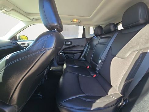 Used 2018 Jeep Compass Latitude image 13