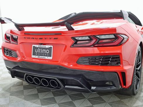 Used 2024 Chevrolet Corvette Z06 w/ Z07 Performance Package RWD image 13