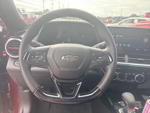 Used 2025 Chevrolet Trax RS w/ Driver Confidence Package FWD image 16