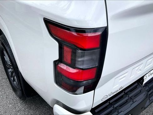 Certified 2025 Nissan Frontier SV w/ SV Convenience Package image 20