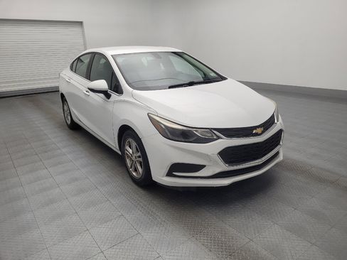 Used 2017 Chevrolet Cruze LT w/ Convenience Package image 13