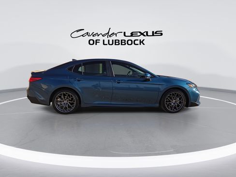 Used 2025 Toyota Camry SE image 9