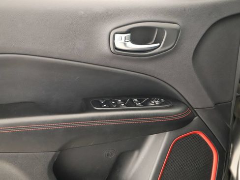 Used 2018 Jeep Compass Trailhawk AWD/4WD image 22
