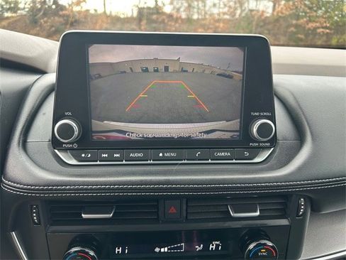 Certified 2023 Nissan Rogue SV image 17