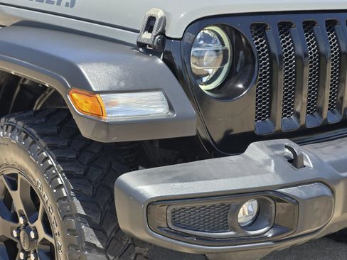 Used 2022 Jeep Wrangler Unlimited Sport AWD/4WD image 9