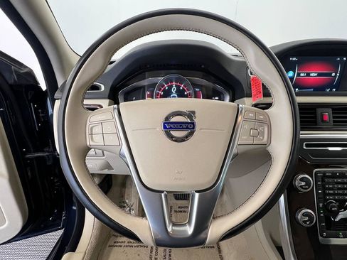 Used 2016 Volvo XC70 T5 Premier w/ Proximity Package image 15