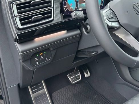 New 2026 Volkswagen Atlas Cross Sport SEL R-Line image 33