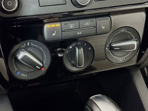 Used 2015 Volkswagen Jetta Sport image 16