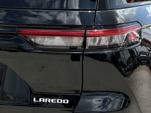Used 2025 Jeep Grand Cherokee Laredo X RWD image 7