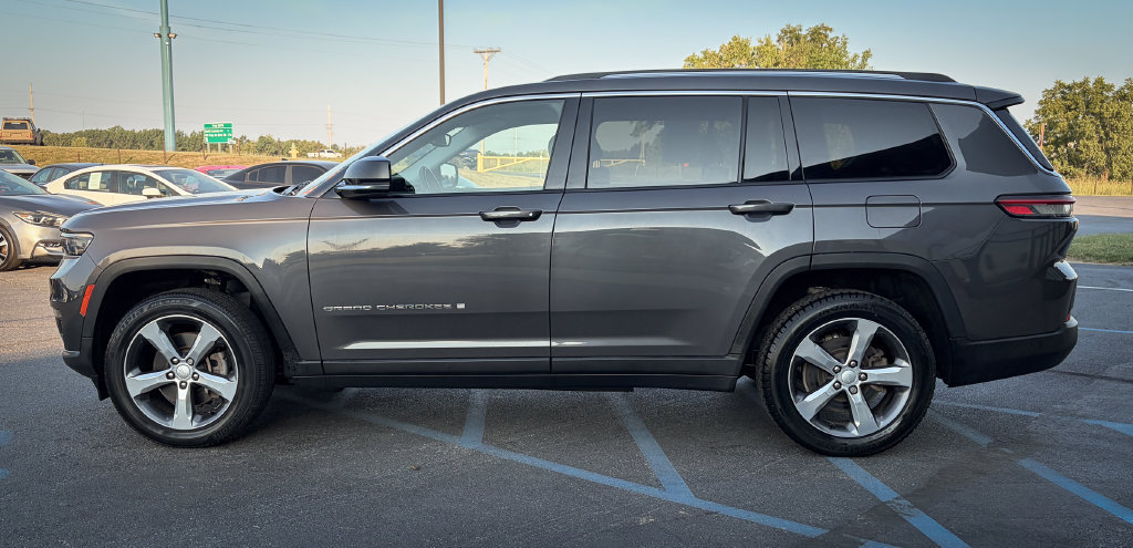 Used 2021 Jeep Grand Cherokee L Limited w/ Trailer Tow Group (B) AWD/4WD image 22