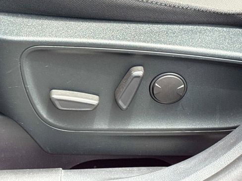 Used 2020 Ford Escape SE FWD image 18