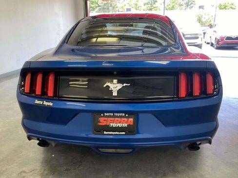 Used 2017 Ford Mustang Coupe image 4