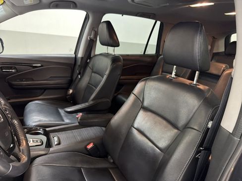 Used 2017 Honda Pilot Touring image 5