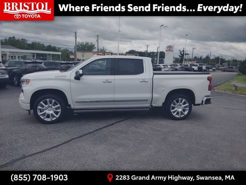 Used 2024 Chevrolet Silverado 1500 High Country w/ Technology Package AWD/4WD image 4