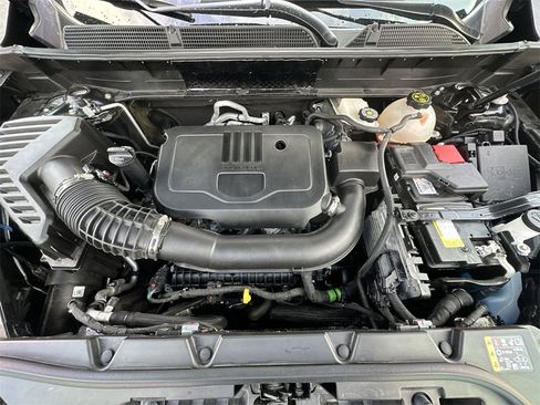 Used 2023 GMC Acadia SLE w/ Driver Convenience Package image 25