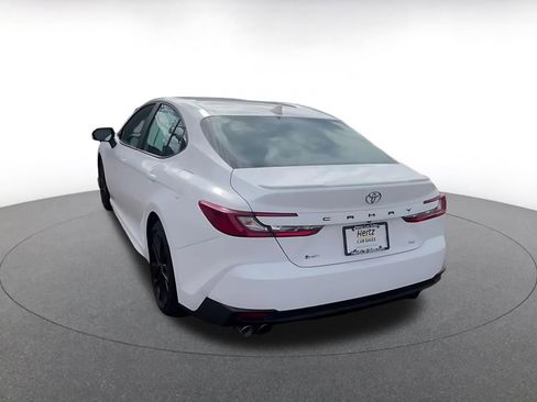 Used 2025 Toyota Camry SE image 11
