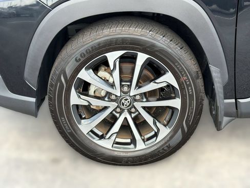 Certified 2024 Toyota Corolla Cross XLE FWD image 13