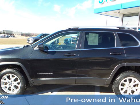 Used 2014 Jeep Cherokee Latitude w/ Comfort/Convenience Group image 2