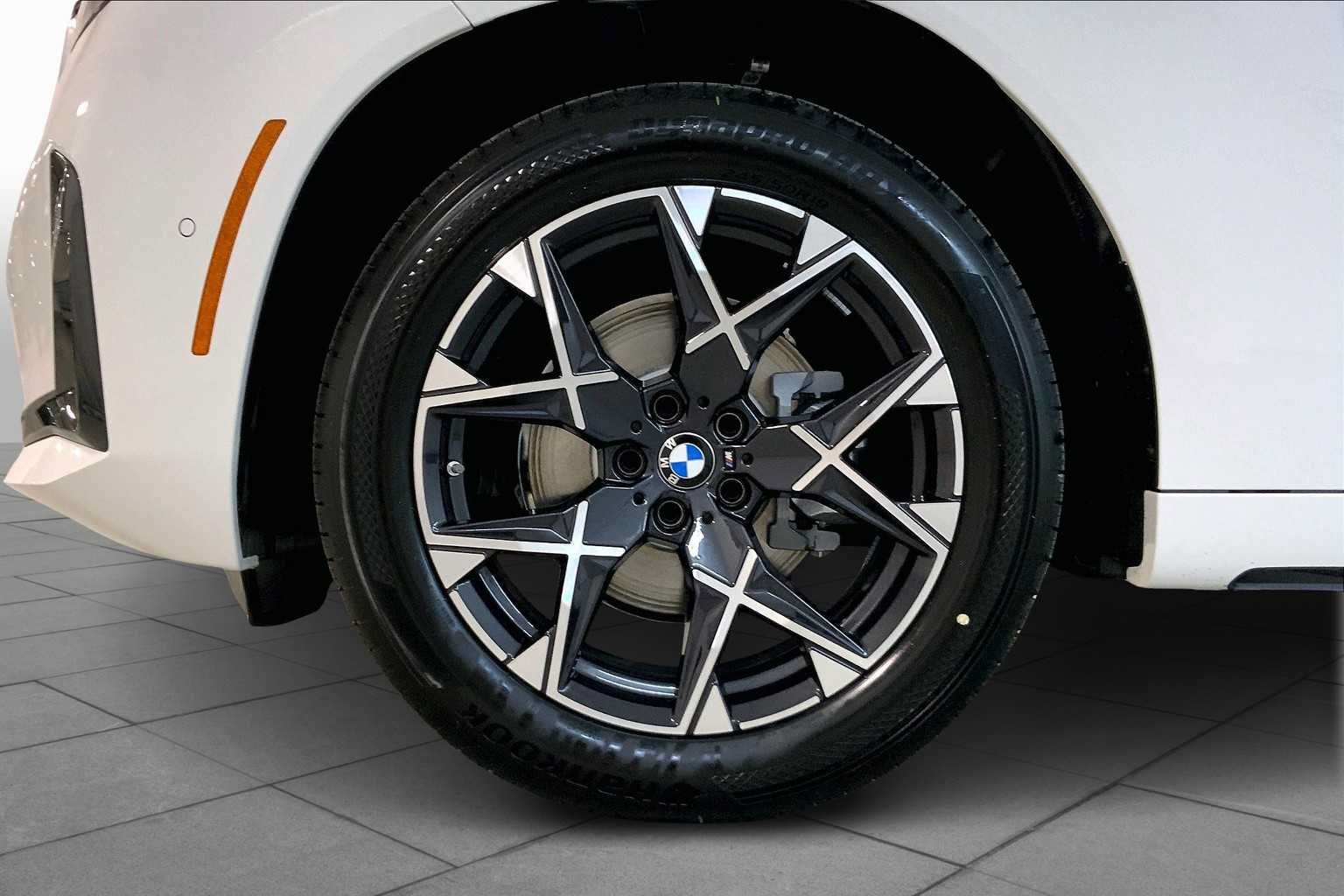 Used 2025 BMW X3 xDrive30i w/ M Sport Package AWD/4WD image 11