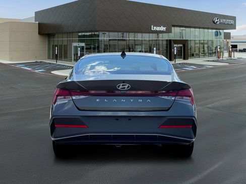 New 2026 Hyundai Elantra SE image 6