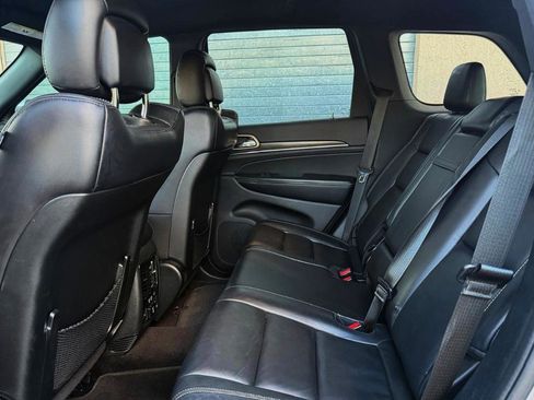 Used 2017 Jeep Grand Cherokee Limited image 19
