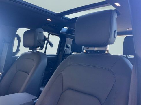 New 2026 Land Rover Defender 110 X-Dynamic SE AWD/4WD image 22