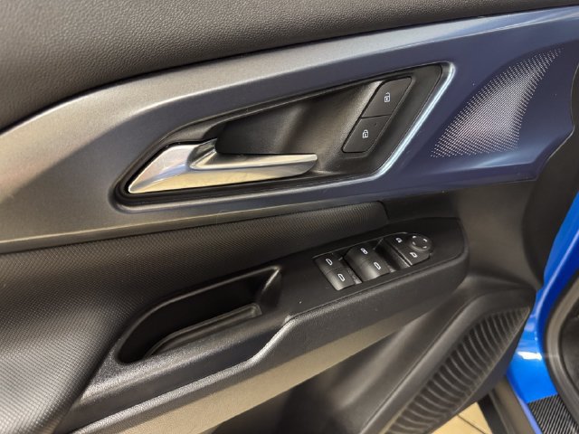 Used 2024 Chevrolet Equinox EV LT FWD image 7