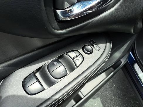 Used 2023 Nissan Murano S AWD/4WD image 12