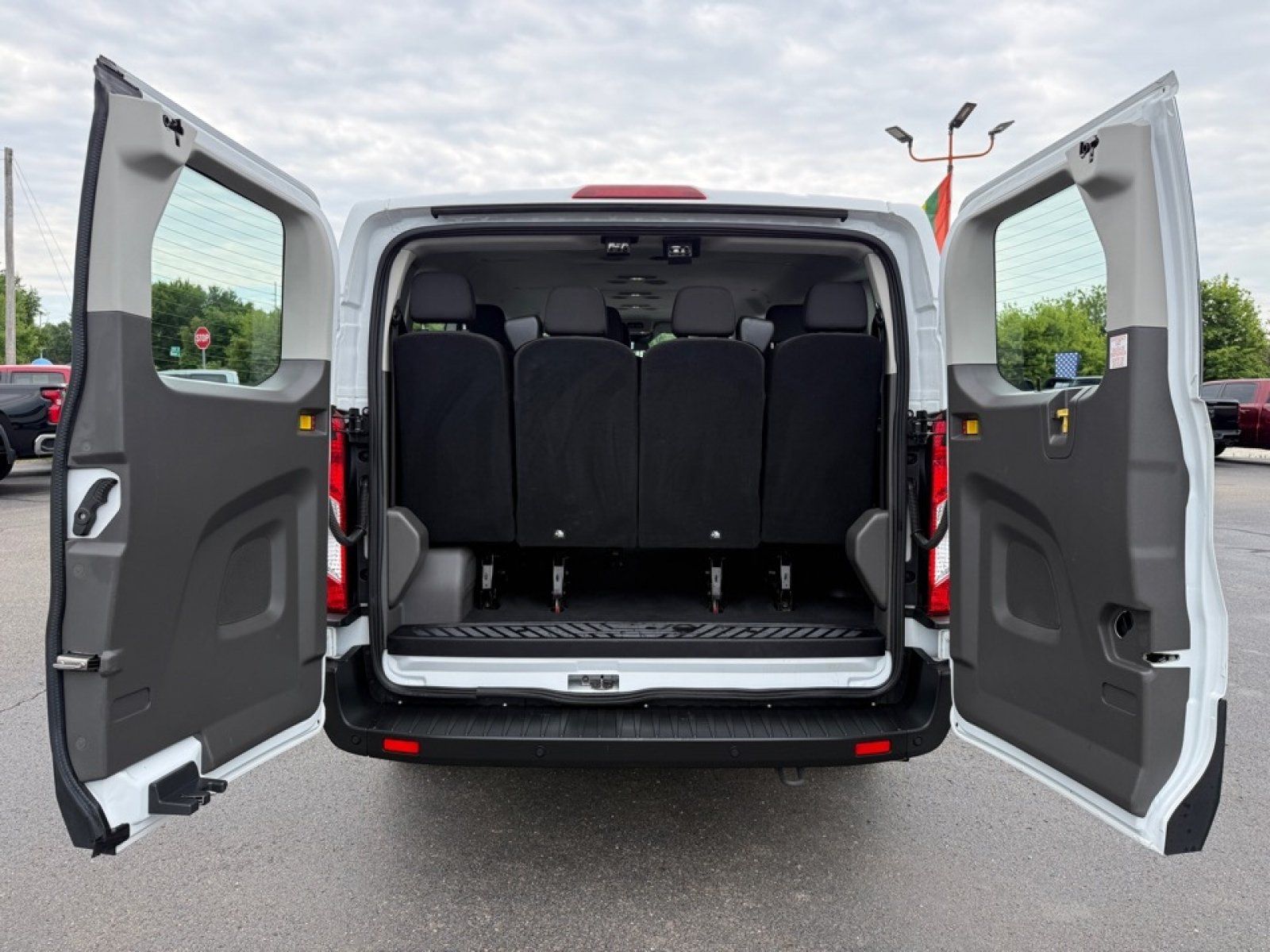 Used 2024 Ford Transit 350 XLT RWD image 30
