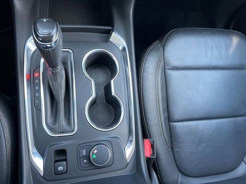 Used 2020 Chevrolet Traverse RS image 15