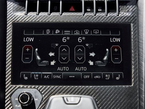 Used 2023 Lamborghini Urus Performante AWD/4WD image 82