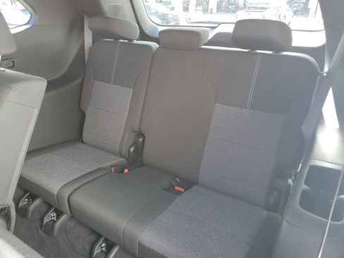 Used 2025 GMC Acadia Elevation image 12