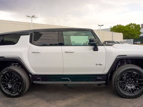 Used 2026 GMC Hummer EV SUV AWD/4WD image 9