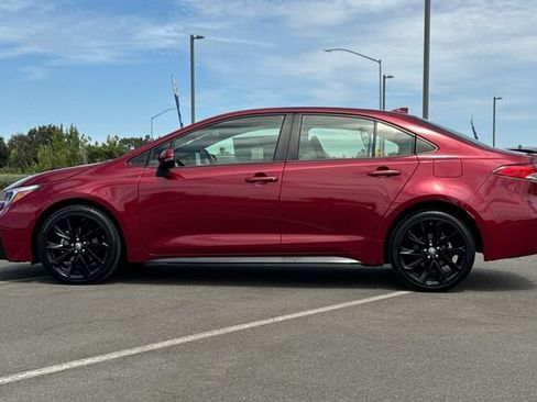 Used 2023 Toyota Corolla SE w/ Carpet Mat Package (TMS) FWD image 7