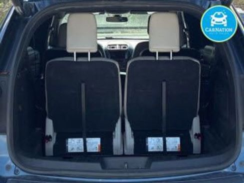 Used 2018 Ford Explorer XLT w/ Equipment Group 202A image 8