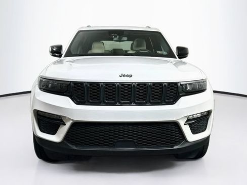 Used 2023 Jeep Grand Cherokee Limited w/ Black Appearance Package AWD/4WD image 2