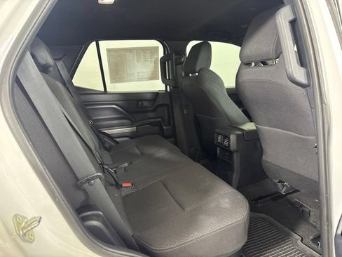 Used 2025 Toyota 4Runner SR5 AWD/4WD image 5